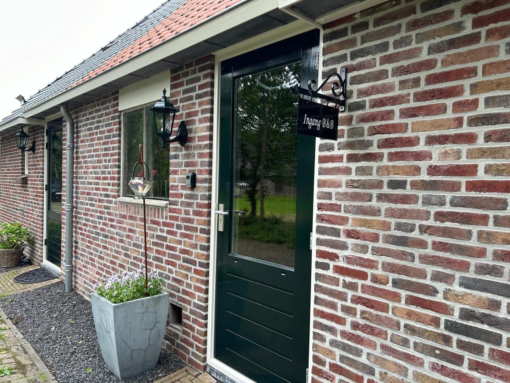 T'Hus Bed & Breakfast Katlijk Exteriér fotografie